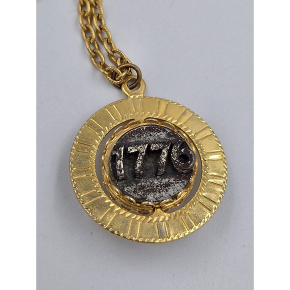 Vintage Bicentennial 1776 Spinner Liberty Bell Pendant Necklace Gold Tone - Picture 9 of 14